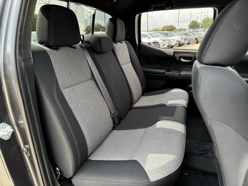 Used 2023 Toyota Tacoma TRD Off-Road w/ Technology Package AWD/4WD image 27