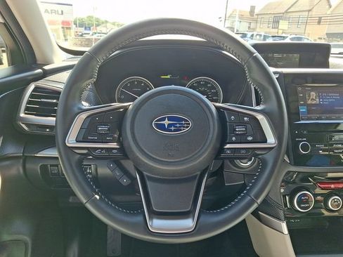 Used 2023 Subaru Forester Premium AWD/4WD image 21