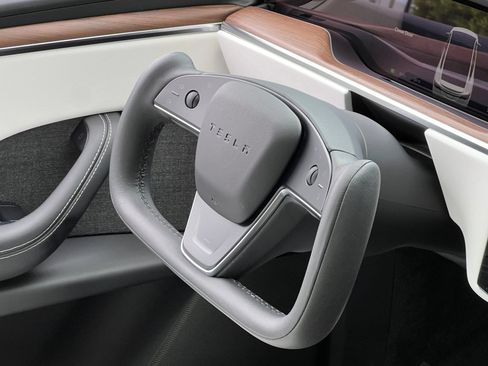 Used 2022 Tesla Model X AWD/4WD image 37