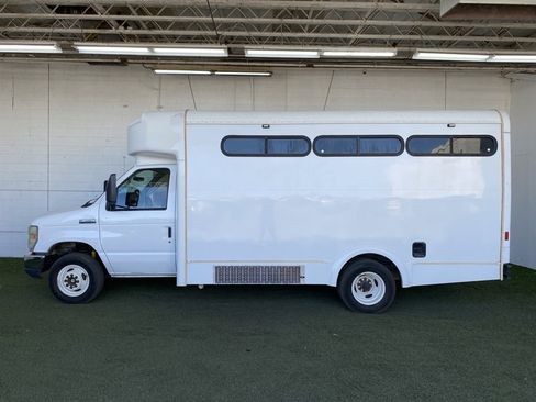 Used 2012 Ford E-450 and Econoline 450 Super Duty w/ Shuttle Bus Prep Pkg image 2