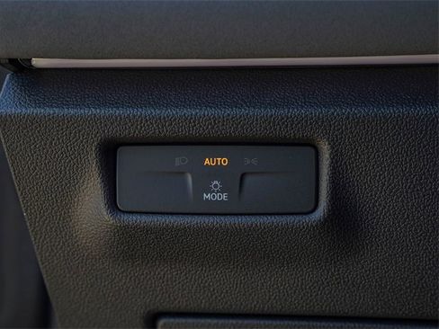 New 2026 Volkswagen Tiguan SE image 14