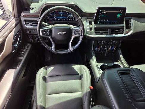 Used 2022 Chevrolet Tahoe Z71 w/ Luxury Package AWD/4WD image 12