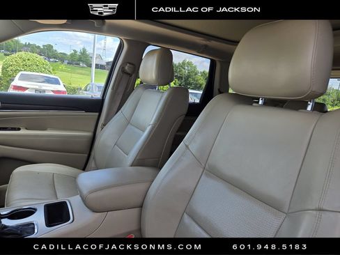 Used 2017 Jeep Grand Cherokee Limited w/ Luxury Group II RWD image 10