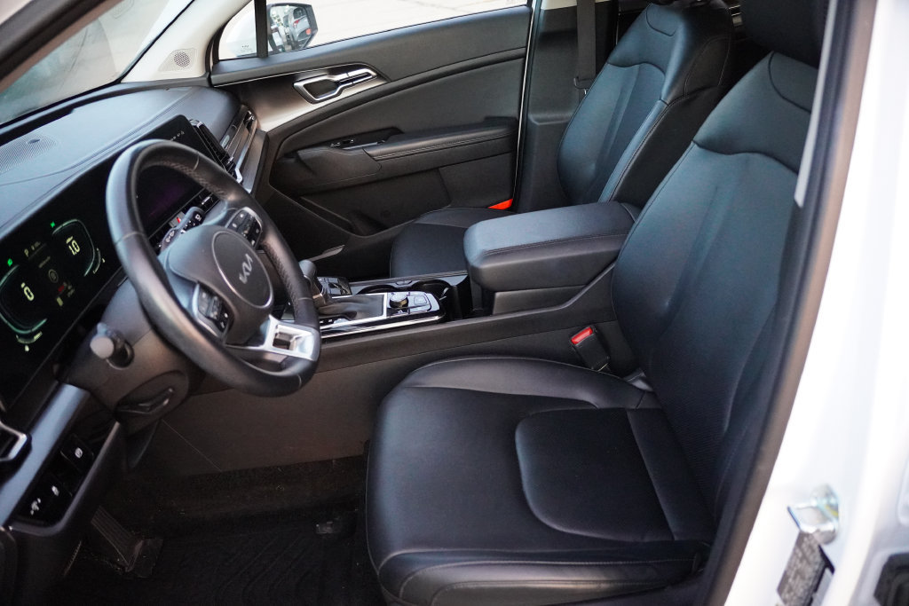 Certified 2024 Kia Sportage EX AWD/4WD image 4