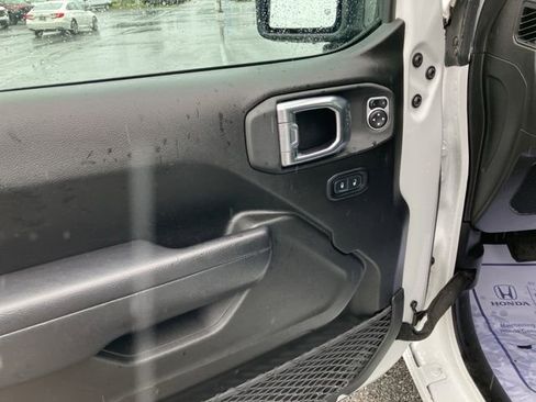 Used 2024 Jeep Wrangler Unlimited Sport AWD/4WD image 16