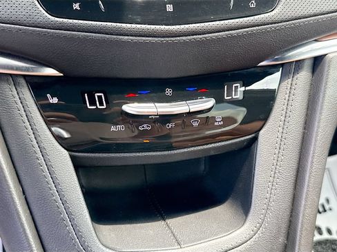 Used 2021 Cadillac XT5 Premium Luxury FWD image 15