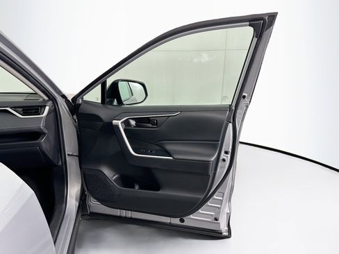 Used 2024 Toyota RAV4 LE image 29