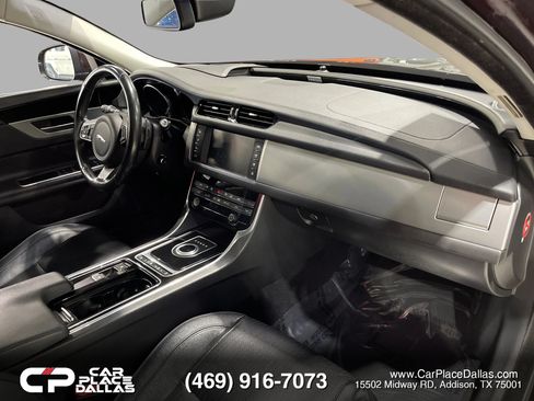 Used 2017 Jaguar XF Prestige AWD/4WD image 27
