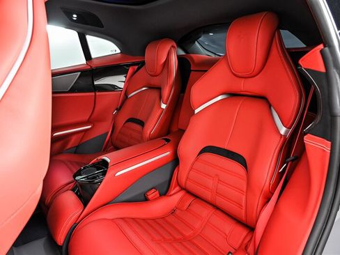Used 2026 Ferrari Purosangue AWD/4WD image 28