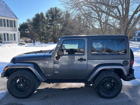 Used 2017 Jeep Wrangler Sahara image 23