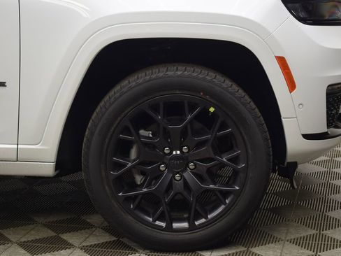 New 2025 Jeep Grand Cherokee L Summit image 6