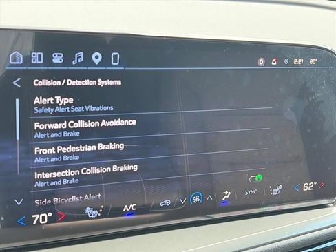 Used 2026 Chevrolet Traverse LT w/ LPO, Floor Liner Package AWD/4WD image 16