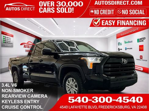 Used 2022 Toyota Tundra SR5 w/ SR5 Convenience Package image 1