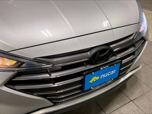 Used 2019 Hyundai Elantra SE w/ Cargo Package image 28