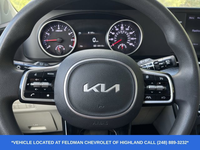Used 2022 Kia Carnival LX FWD image 12