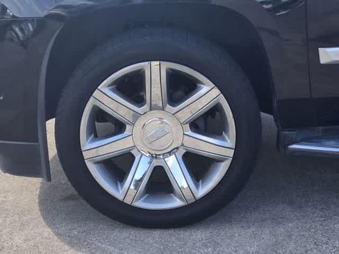 Used 2019 Cadillac Escalade Luxury RWD image 8