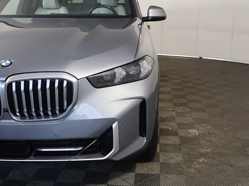 Used 2024 BMW X5 xDrive40i w/ Parking Assistance Package image 14