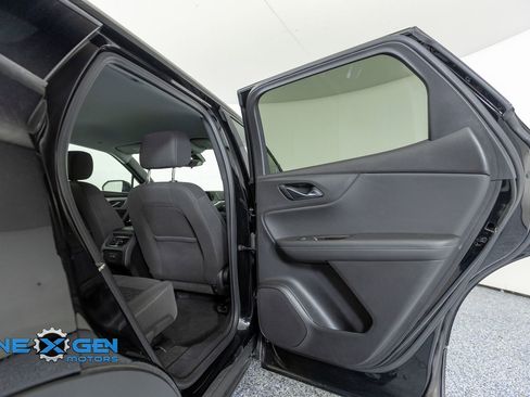 Used 2020 Chevrolet Blazer LT FWD image 30