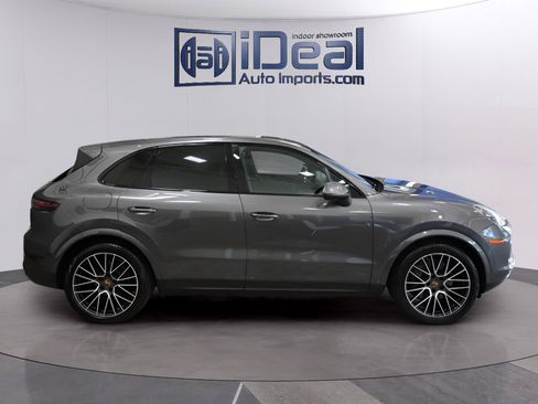 Used 2019 Porsche Cayenne S AWD/4WD image 6