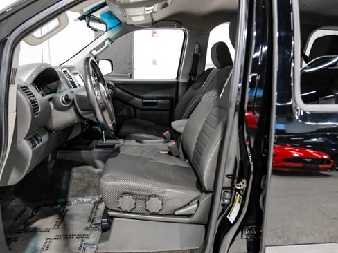 Used 2015 Nissan Xterra PRO-4X AWD/4WD image 27