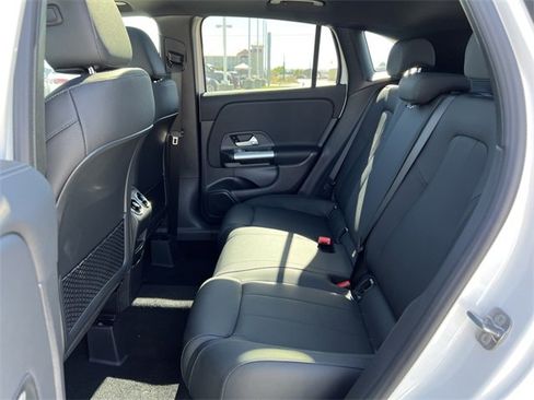 Certified 2025 Mercedes-Benz GLA 250 4MATIC image 4