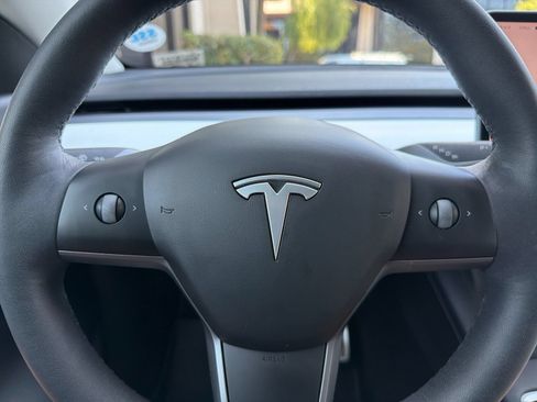 Used 2022 Tesla Model Y Performance AWD/4WD image 21
