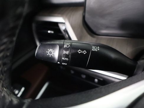 Used 2024 Kia Telluride EX w/ EX Captain's Chair Package image 44