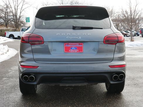 Used 2017 Porsche Cayenne S image 5