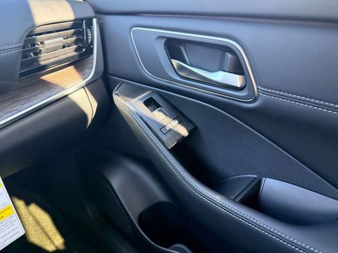 New 2026 Nissan Rogue Platinum w/ Platinum Premium Package image 24