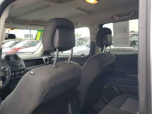 Used 2017 Jeep Patriot Latitude image 12