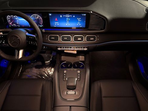 New 2026 Mercedes-Benz GLS 450 4MATIC image 12