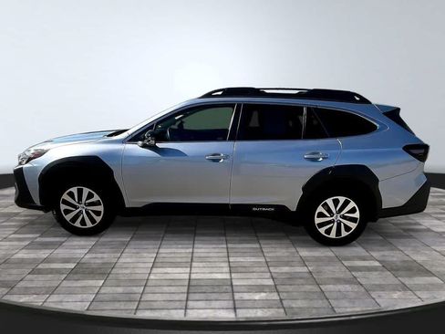 Used 2025 Subaru Outback Premium w/ Popular Package #1A AWD/4WD image 4