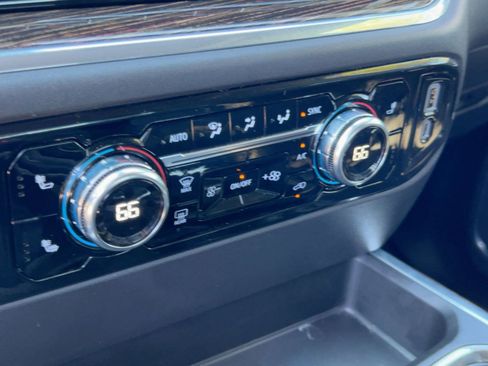 Used 2024 GMC Sierra 1500 Elevation image 19