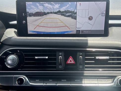Used 2022 Genesis G70 2.0T RWD image 28