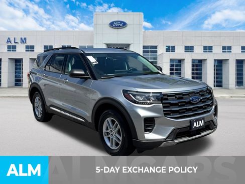 Used 2025 Ford Explorer Active image 4