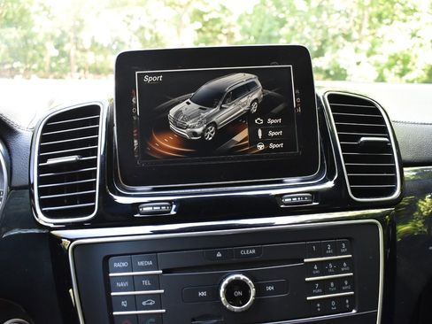 Used 2019 Mercedes-Benz GLS 550 4MATIC w/ Driver Assistance Package image 32