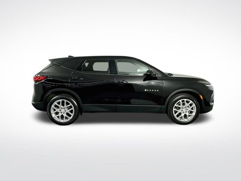 Used 2023 Chevrolet Blazer LT AWD/4WD image 9