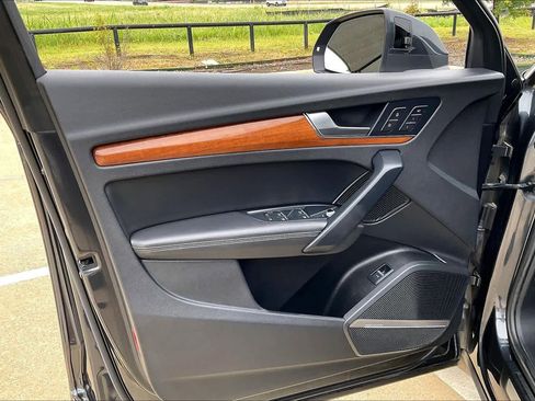 Used 2021 Audi Q5 Premium Plus image 21