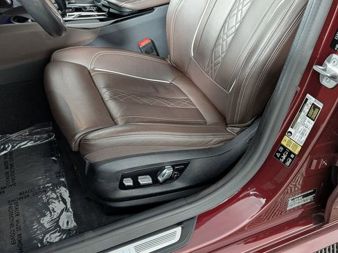 Used 2021 BMW M550i xDrive w/ Dynamic Handling Package image 19