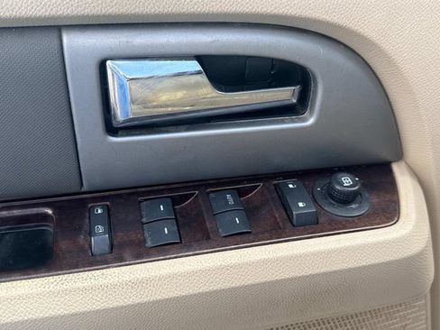 Used 2014 Ford Expedition EL XLT w/ Equipment Group 202A RWD image 28