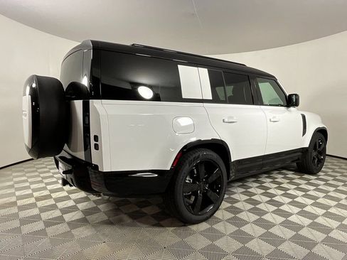New 2026 Land Rover Defender 130 X-Dynamic SE AWD/4WD image 2