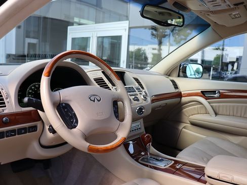 Used 2004 INFINITI Q45 Premium image 17