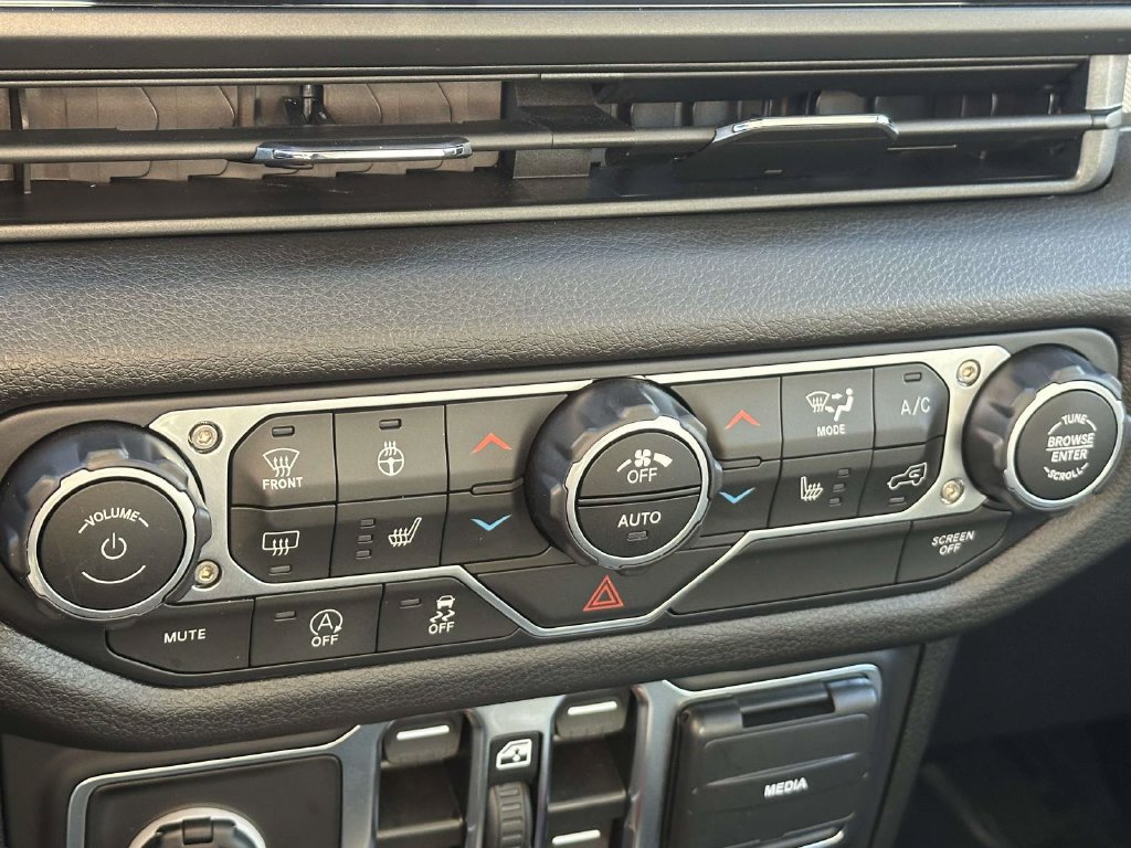 Used 2025 Jeep Wrangler Unlimited Sport AWD/4WD image 20