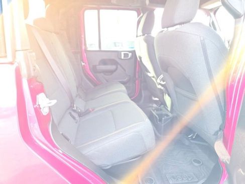 Used 2024 Jeep Gladiator Sport image 45