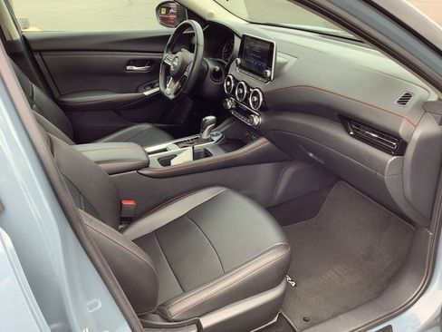 Used 2025 Nissan Sentra SR w/ SR Premium Package image 36