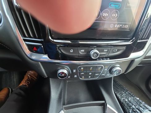 Used 2021 Chevrolet Traverse LT AWD/4WD image 13