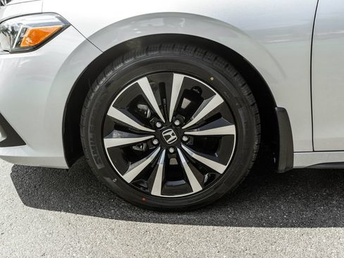 Used 2024 Honda Civic EX-L image 31
