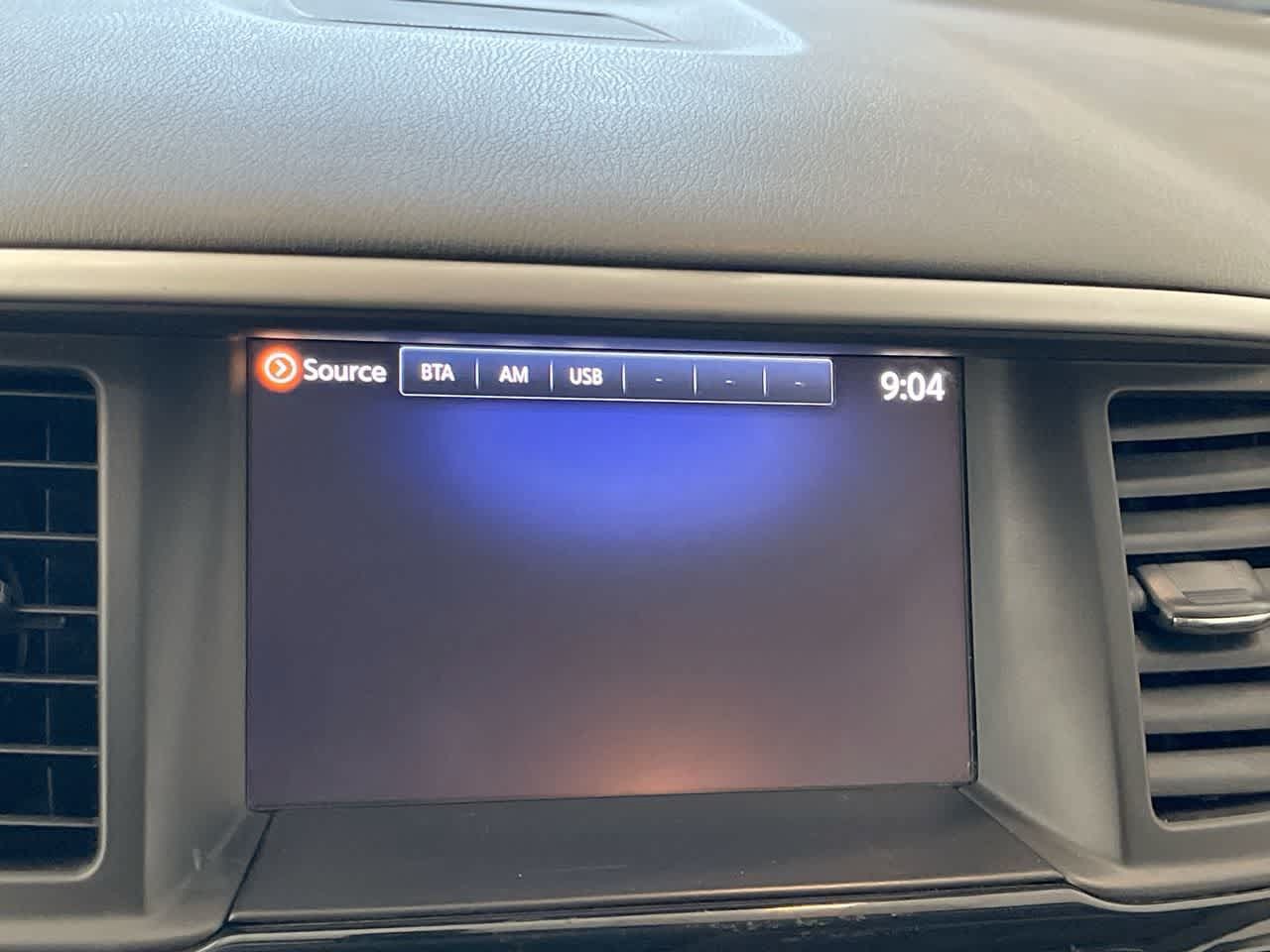 Used 2020 Nissan Pathfinder SV AWD/4WD image 16
