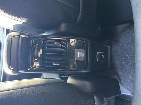 Used 2025 Jeep Compass Latitude image 28