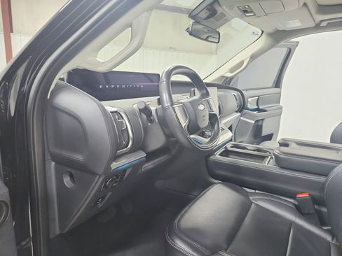 Used 2025 Ford Expedition Max Platinum AWD/4WD image 18